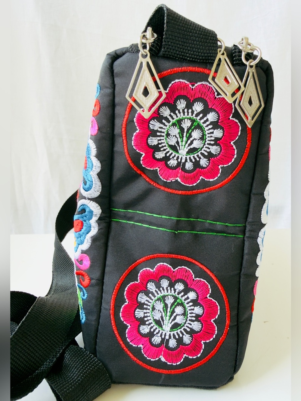 Brand New, Never Used, Multi-Color, Embroidered 3 Compartment Crossbody Bag - Picture 4 of 8